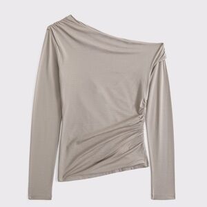 Abercrombie & Fitch Long-Sleeve
Asymmetrical Top in sand size S